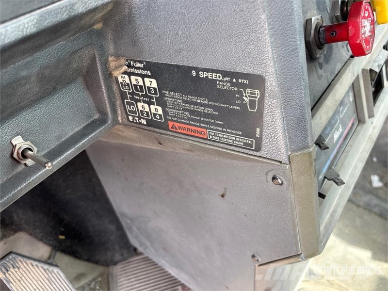 Mack CH613 Autotractoare
