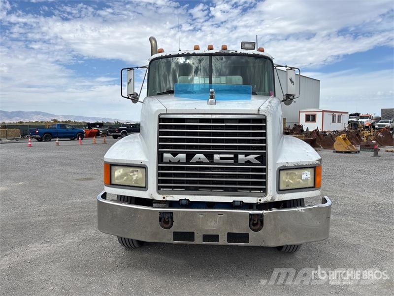 Mack CH613 Autotractoare