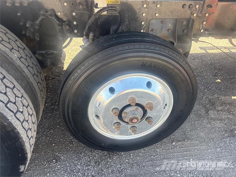Mack CHU613 Tipper trucks