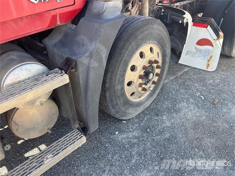 Mack CX613 وحدات الجر