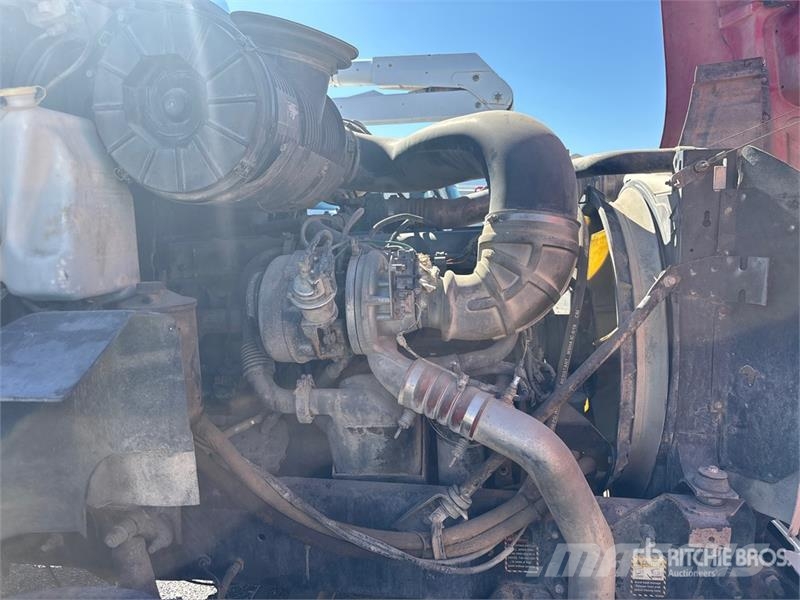 Mack CX613 وحدات الجر