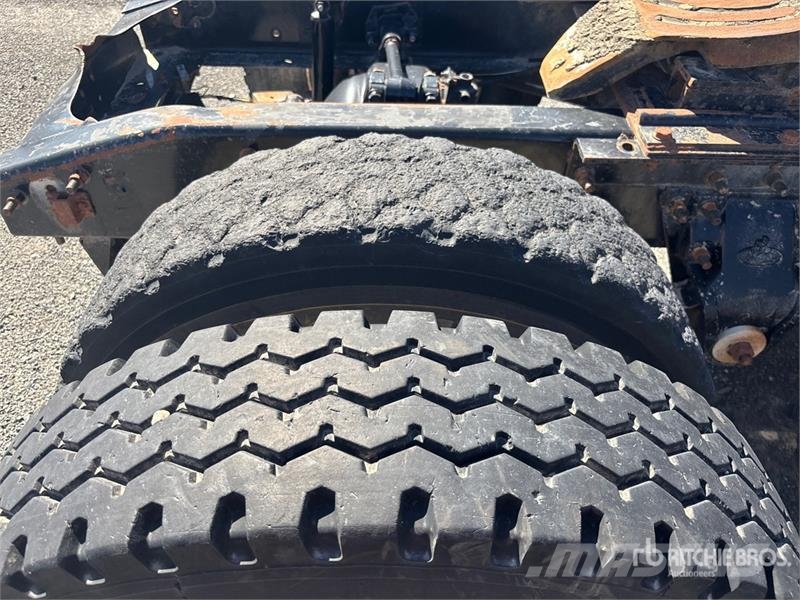 Mack CX613 وحدات الجر