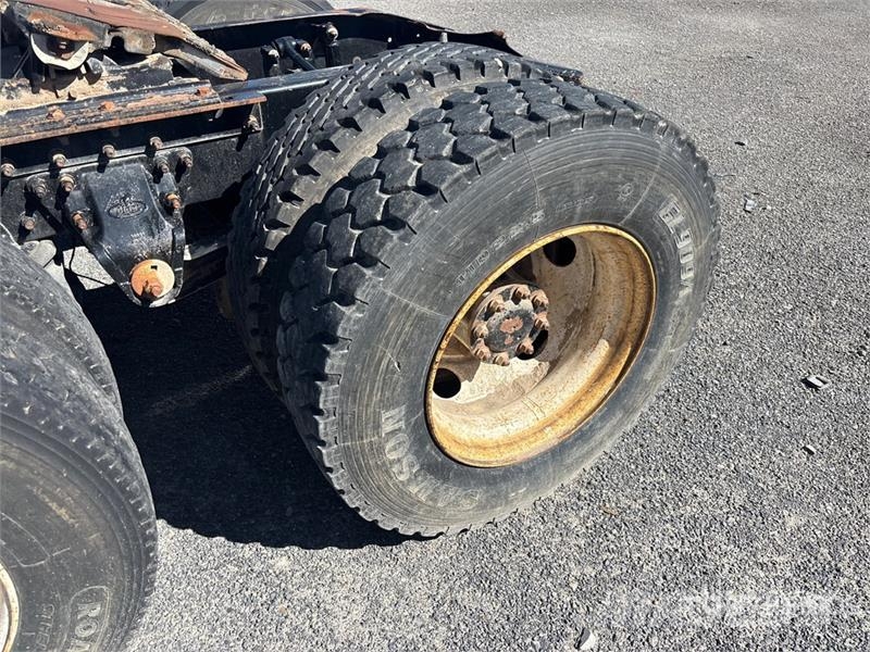 Mack CX613 وحدات الجر