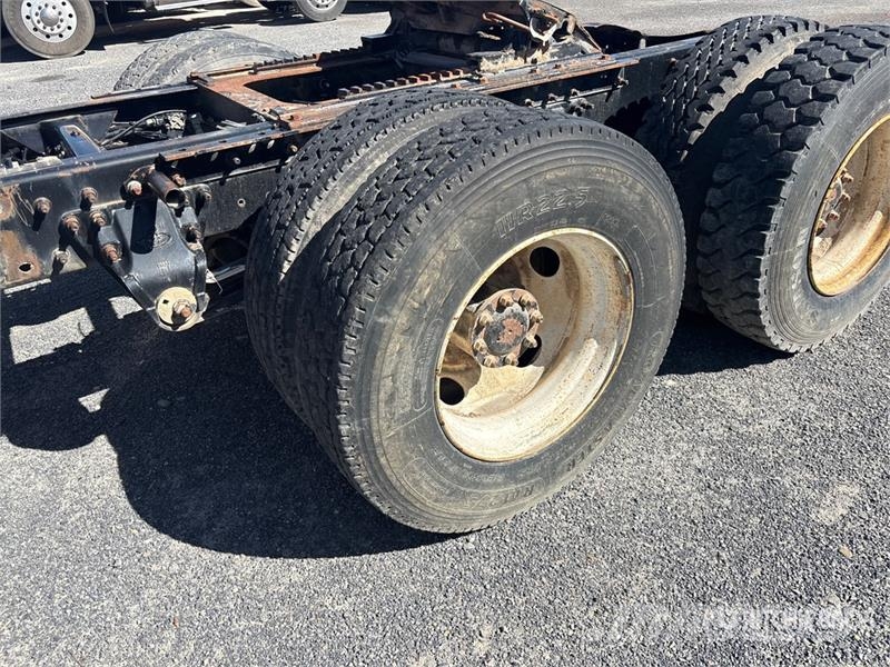 Mack CX613 وحدات الجر