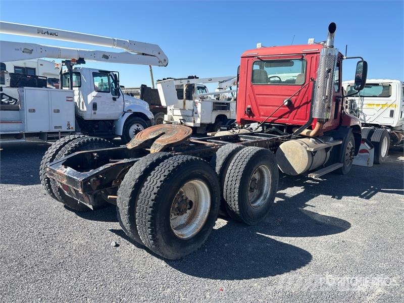 Mack CX613 وحدات الجر