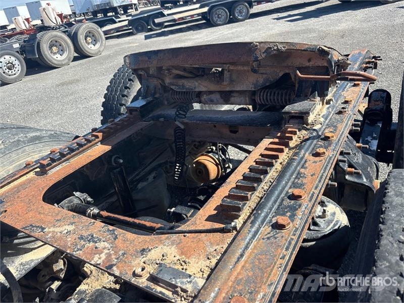 Mack CX613 وحدات الجر