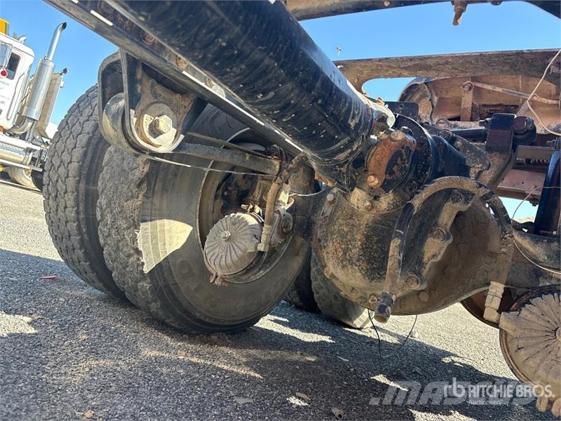 Mack CX613 وحدات الجر