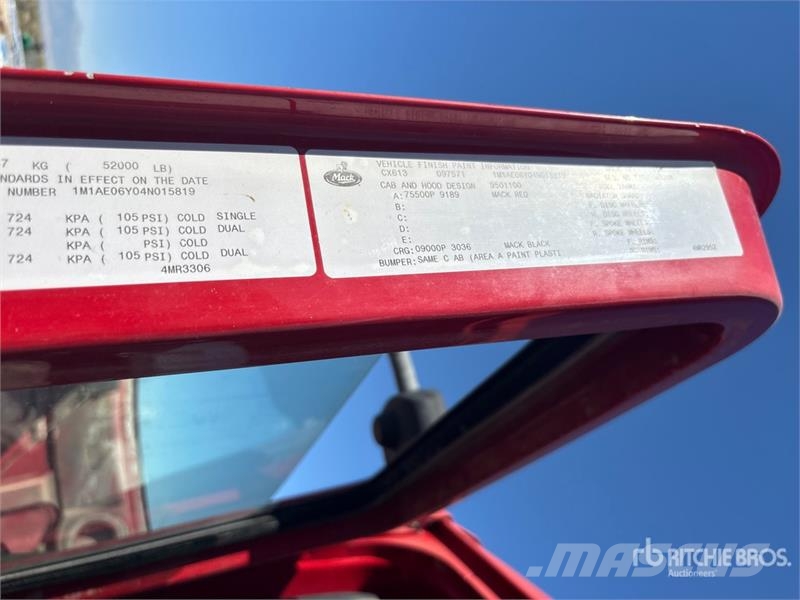 Mack CX613 وحدات الجر