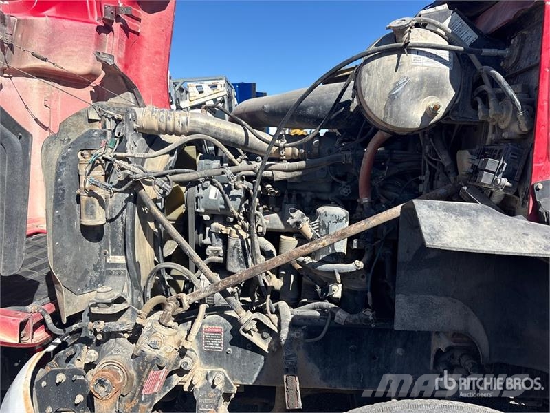 Mack CX613 وحدات الجر