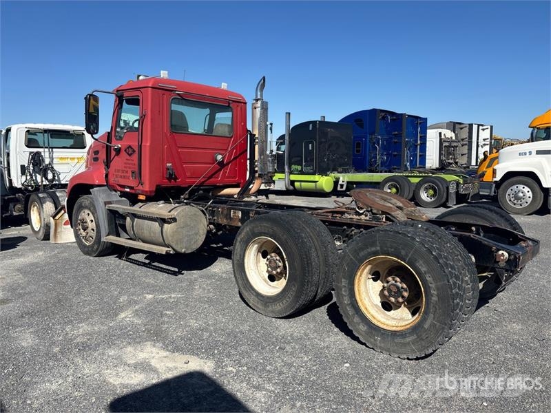 Mack CX613 وحدات الجر