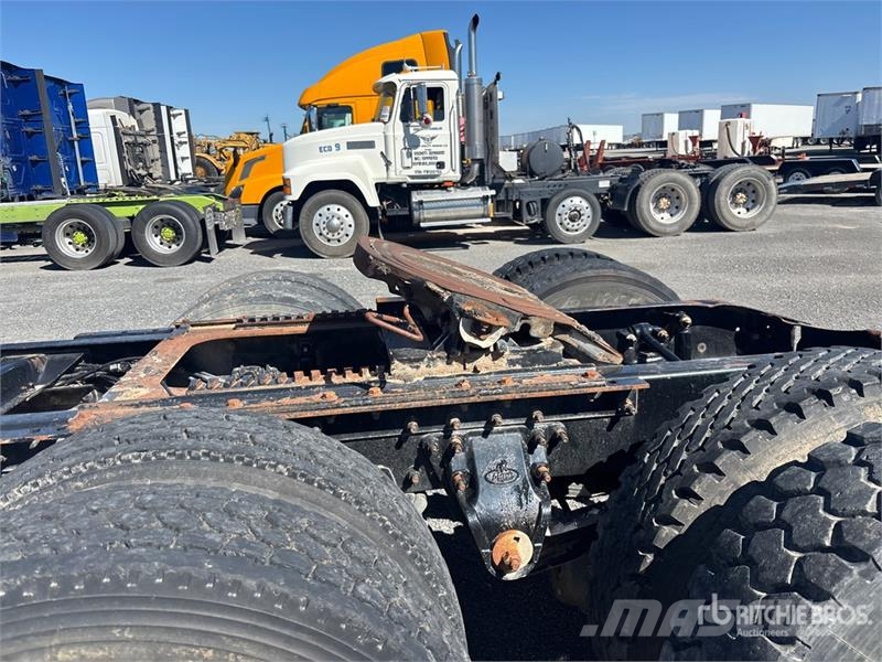 Mack CX613 وحدات الجر