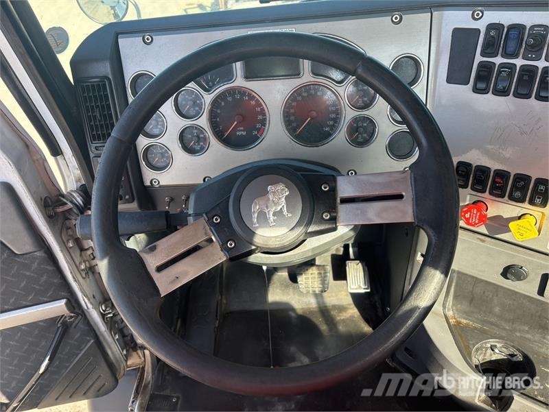 Mack CXU612 Nyergesvontatók