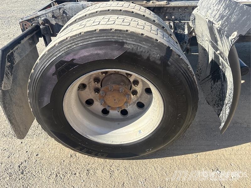 Mack CXU612 Nyergesvontatók