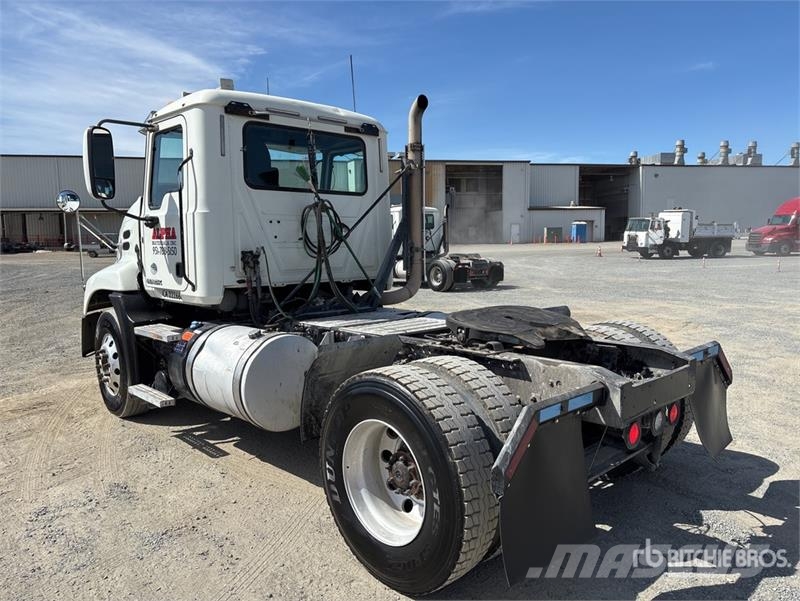 Mack CXU612 曳引機組件
