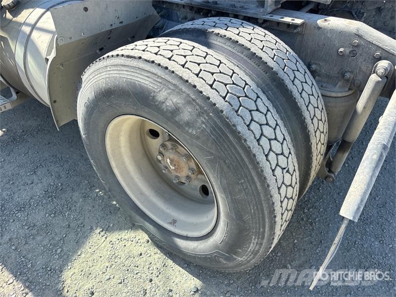 Mack CXU612 Nyergesvontatók