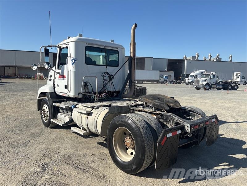 Mack CXU612 Nyergesvontatók