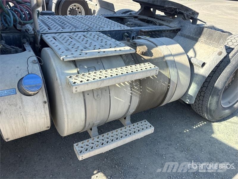 Mack CXU612 Nyergesvontatók
