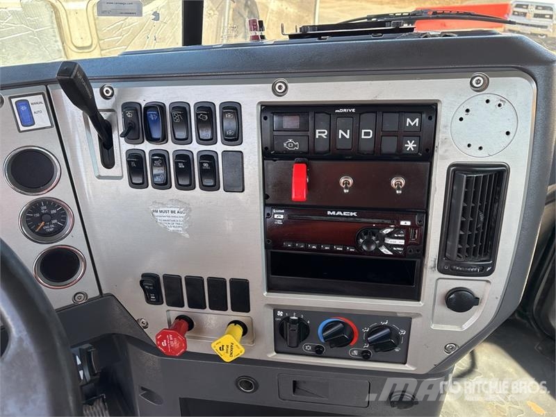 Mack CXU612 曳引機組件