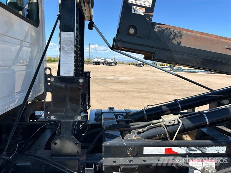 Mack CXU612 4x2 Hooklift Truck Kotalni prekucni tovornjaki