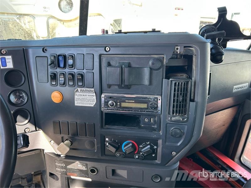 Mack CXU612 4x2 Hooklift Truck Kotalni prekucni tovornjaki