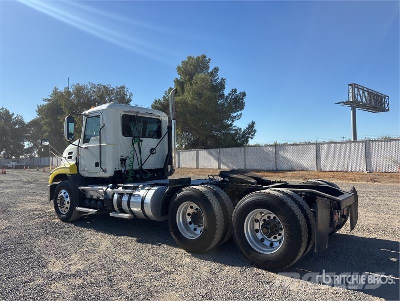 Mack CXU613 Sattelzugmaschinen