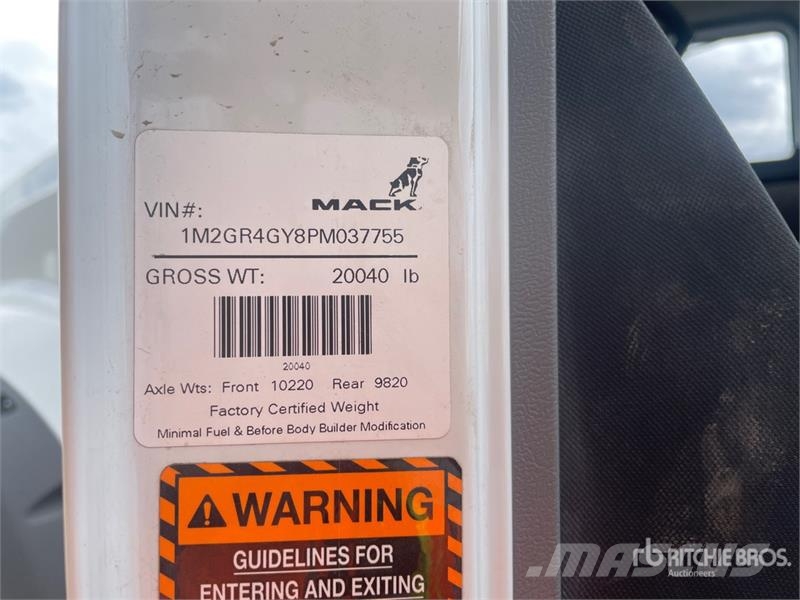 Mack GR64FT 6x4 Granite Heavy Haul Roll-Off Truck Skip bin truck