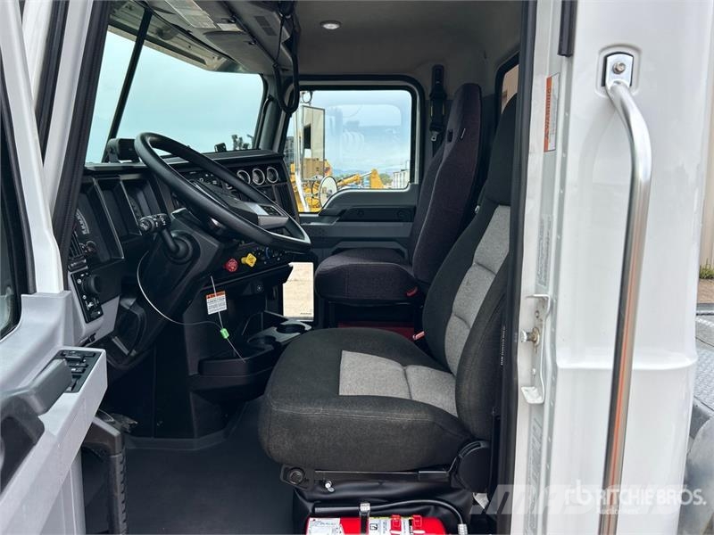 Mack GR64FT 6x4 Granite Roll-Off Truck Kravas automašinas konteineru vedeji