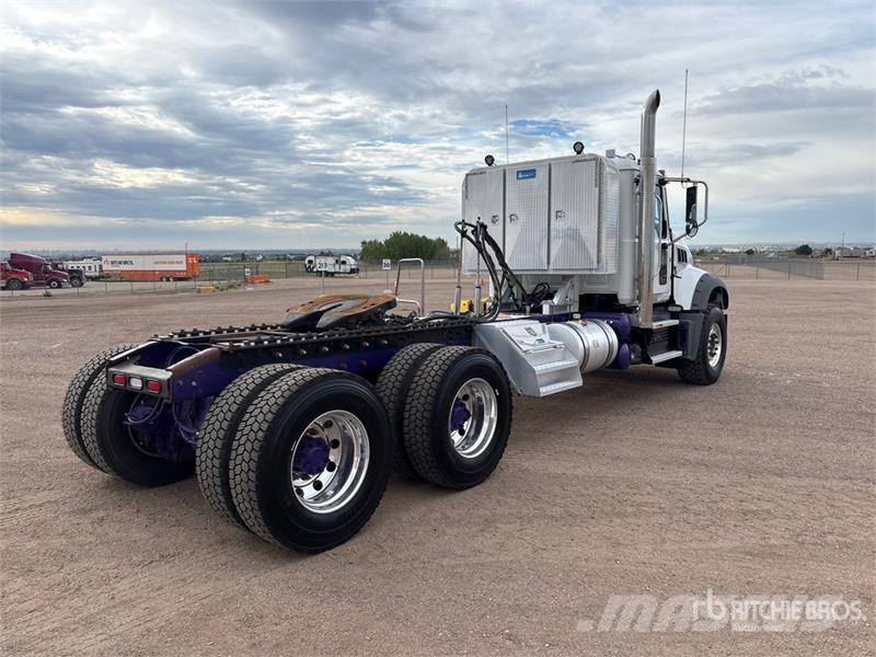 Mack GR64FT 6x4 Heavy Haul T/A Day Cab Truck Tractor 曳引機組件