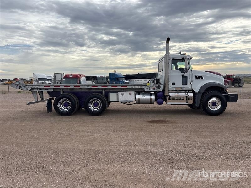 Mack GR64FT 6x4 Heavy Haul Roll-Off Truck Komunalni tovornjaki