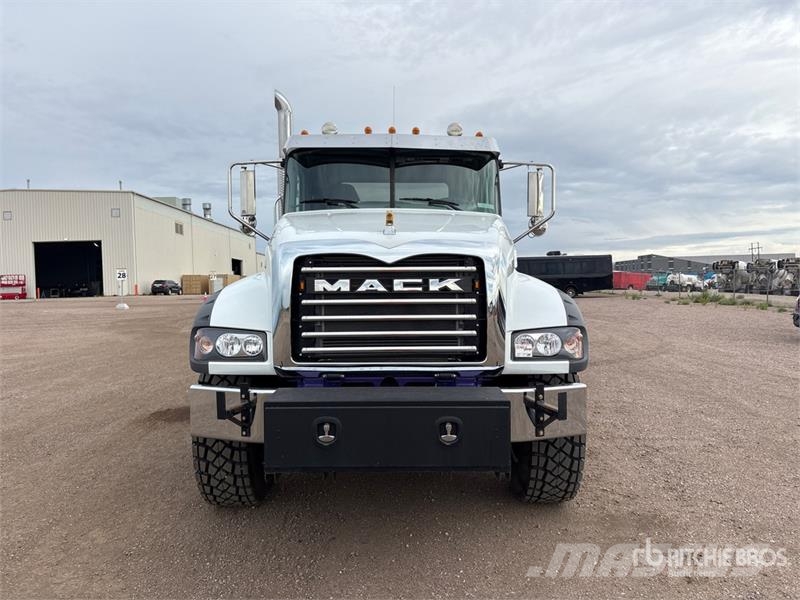 Mack GR64FT 6x4 Heavy Haul Roll-Off Truck Komunalni tovornjaki