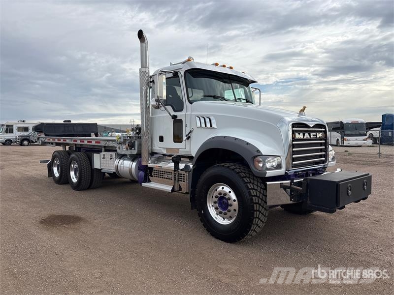 Mack GR64FT 6x4 Heavy Haul Roll-Off Truck Komunalni tovornjaki