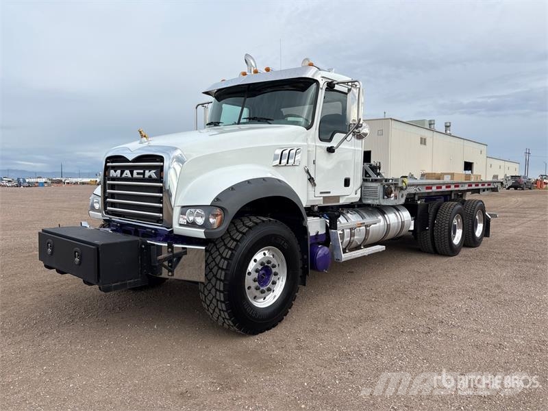 Mack GR64FT 6x4 Heavy Haul Roll-Off Truck Komunalni tovornjaki
