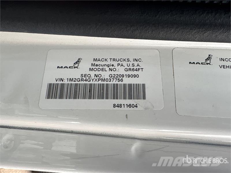 Mack GR64FT 6x4 T/A Day Cab Truck Tractor Vilcēji