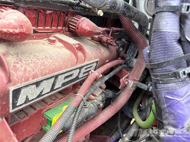 Mack GR64FT 6x4 T/A Day Cab Truck Tractor وحدات الجر