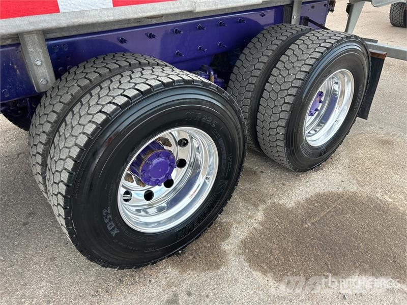 Mack GR64FT Granite 6x4 Roll-Off Truck Kipplader