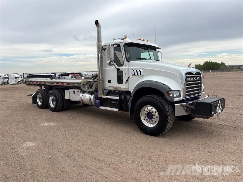 Mack GR64FT Granite 6x4 Granite Heavy Haul Roll-Off Tru Camion con cassone scarrabile