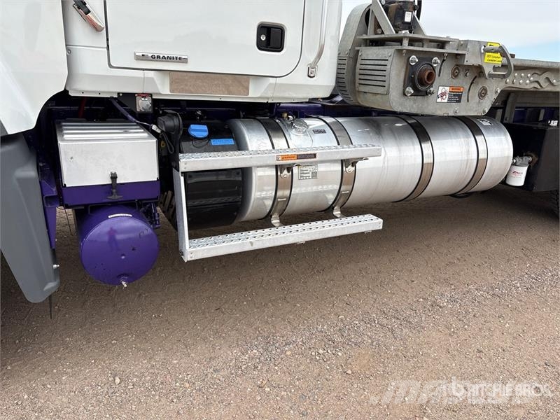 Mack GR64FT Granite 6x4 Granite Heavy Haul Roll-Off Tru Camion con cassone scarrabile