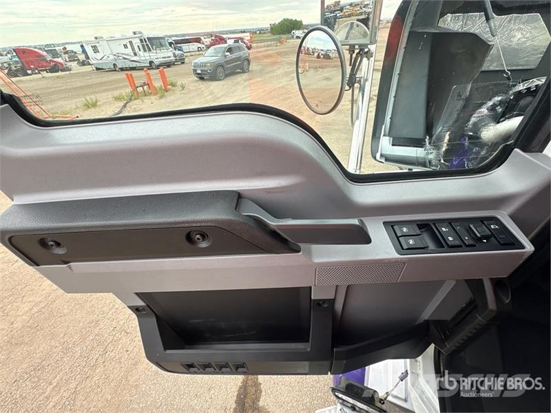 Mack GR64FT Granite 6x4 Granite Heavy Haul Roll-Off Tru Camion con cassone scarrabile