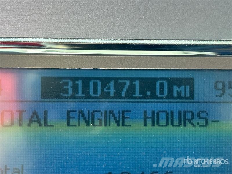 Mack GU533 平ボディー