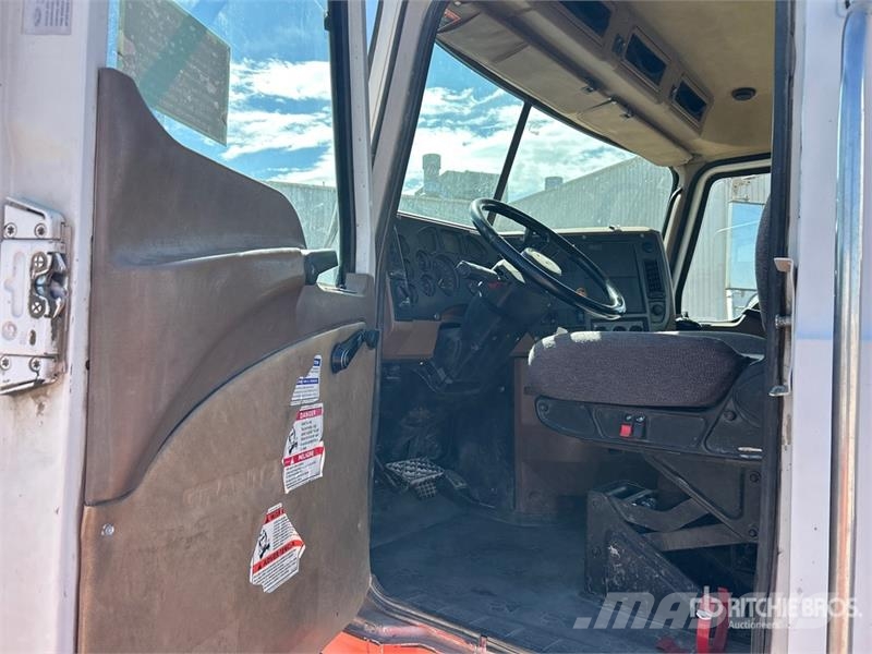 Mack GU713 12x4 Mixer Truck شاحنات خرسانة
