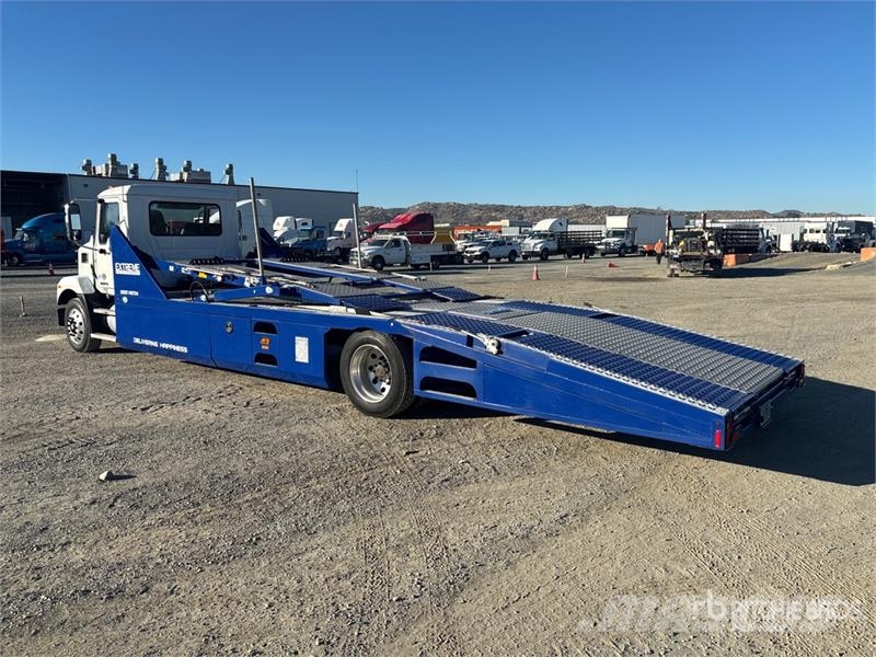 Mack MD 4x2 Car Carrier Truck Járműszállítók