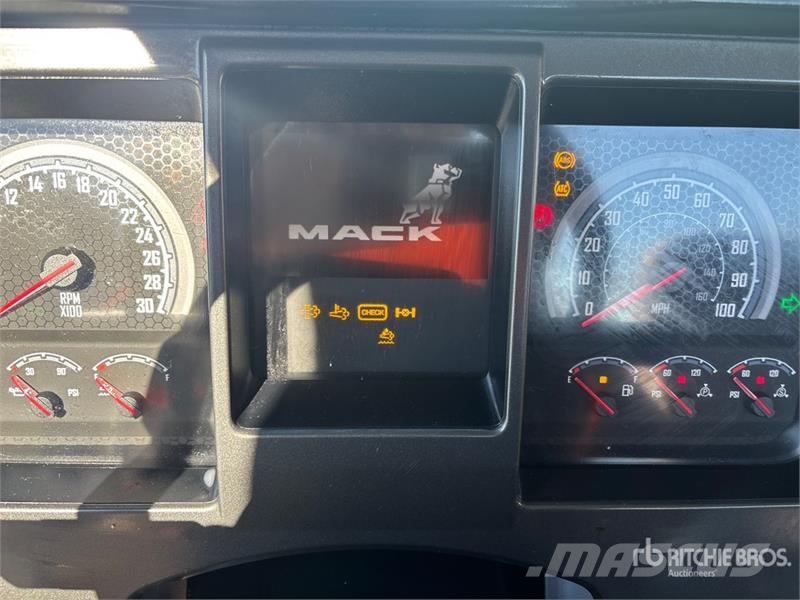 Mack MD 4x2 Car Carrier Truck Camiones portavehículos
