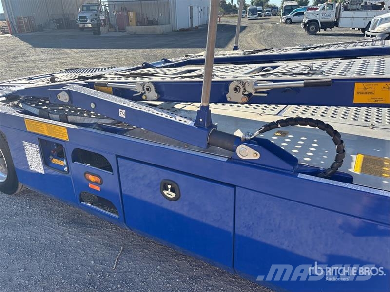 Mack MD 4x2 Car Carrier Truck Camiones portavehículos