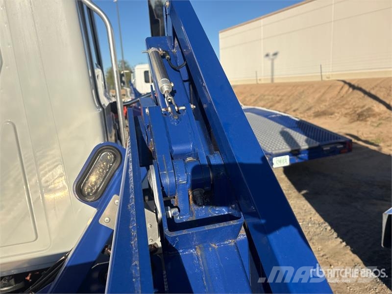 Mack MD 4x2 Car Carrier Truck Evakuatori