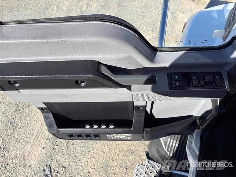 Mack MD 4x2 Car Carrier Truck Evakuatori