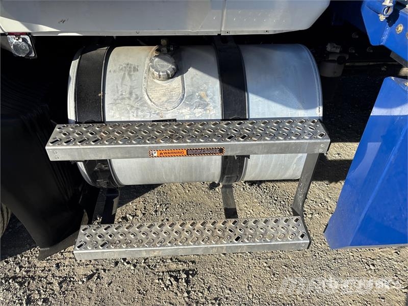 Mack MD 4x2 Car Carrier Truck Vehicle transporters