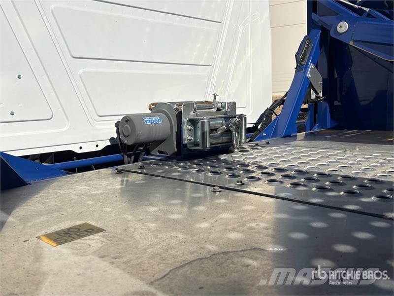 Mack MD 4x2 Car Carrier Truck Evakuatori