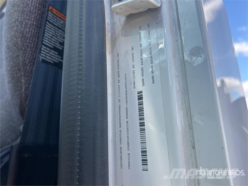 Mack MD 4x2 Car Carrier Truck Evakuatori