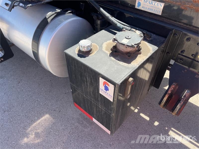 Mack MD642 4x2 Roll-Off Truck Portaalsysteem vrachtwagens