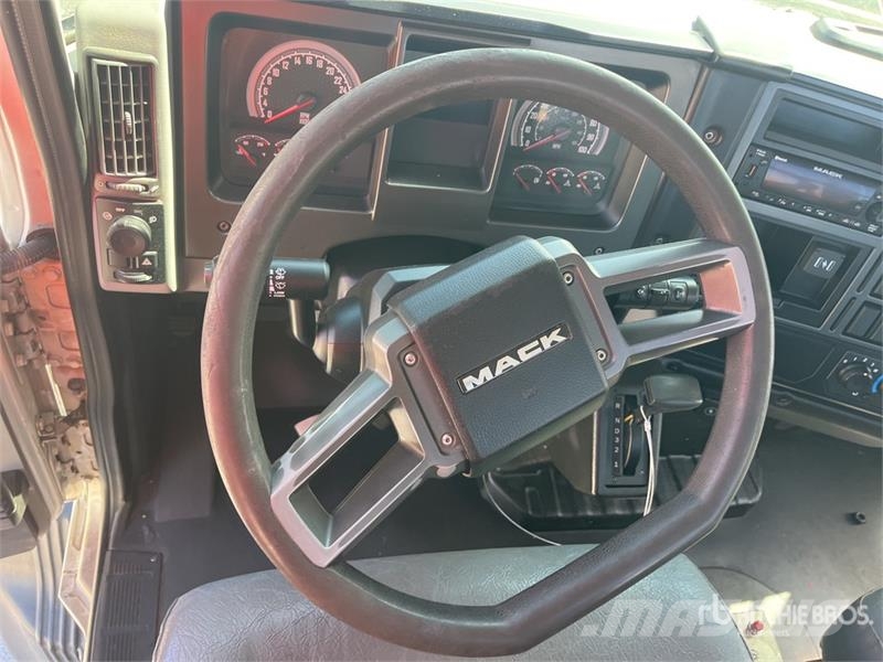 Mack MD642 4x2 Roll-Off Truck Portaalsysteem vrachtwagens